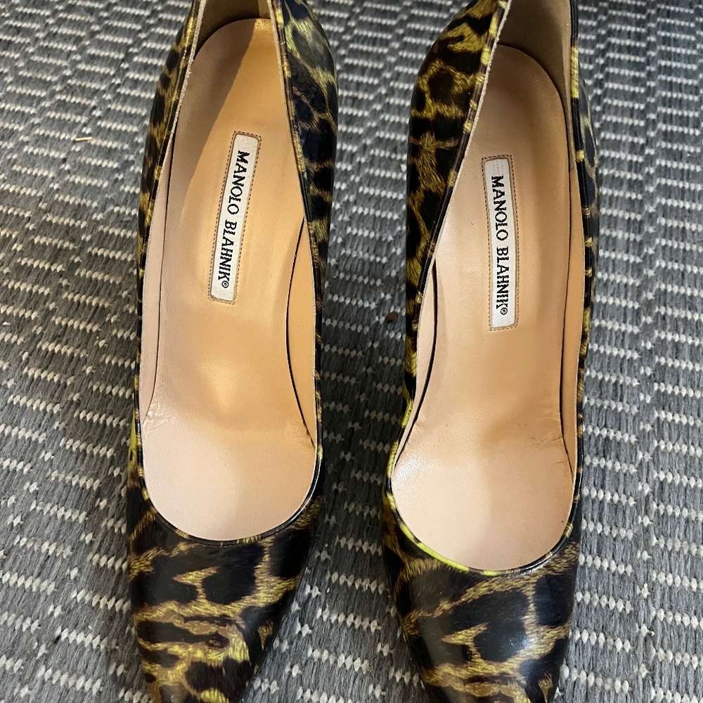 Manolo Blahnik Cheetah Print Heels Tuccio 105 Pump